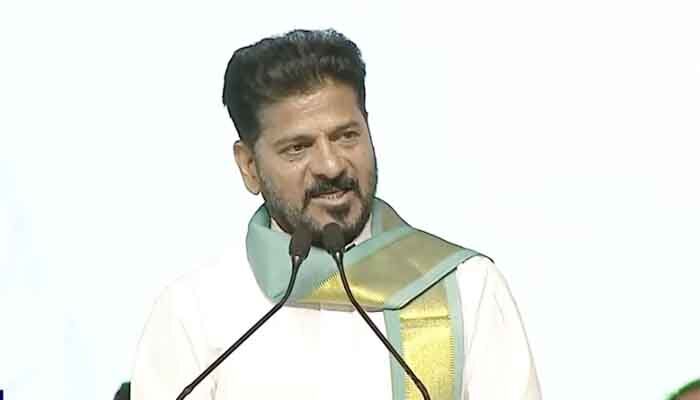 భూకబ్జాలు పెడితే వీపులు సున్నం చేస్తం.. సీఎం రేవంత్ రెడ్డి మాస్ వార్నింగ్