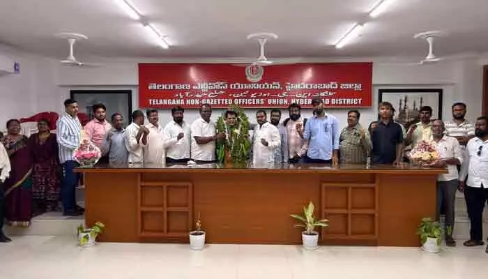 ఉద్యోగుల సమస్యల పరిష్కారానికి ముందుంటాం: టీఎన్జీవో ప్రధాన కార్యదర్శి ఉద్యోగుల సమస్యల పరిష్కారానికి ముందుంటాం: టీఎన్జీవో ప్రధాన కార్యదర్శి