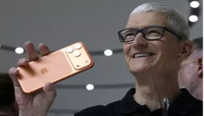 iPhone: ఐఫోన్ 18 ధరలు భారీగా పెరిగే ఛాన్స్ iPhone: ఐఫోన్ 18 ధరలు భారీగా పెరిగే ఛాన్స్
