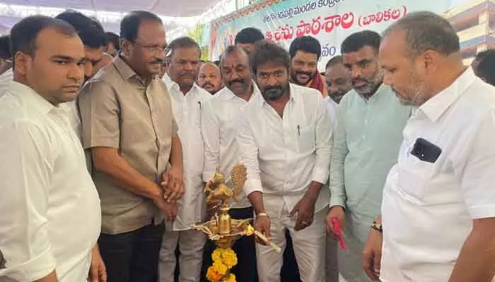 అనాథ ఆడపిల్లల బంగారు భవిష్యత్తుకు ఉప్పల వెంకటేష్ సేవలు అమోఘం అనాథ ఆడపిల్లల బంగారు భవిష్యత్తుకు ఉప్పల వెంకటేష్ సేవలు అమోఘం