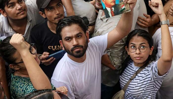 మళ్లీ చలో జంతర్ మంతర్.. విద్యార్థులు, ప్రజలకు కాక్‌రోచ్ జనతా పార్టీ పిలుపు