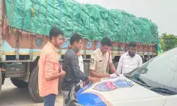 ఆంధ్ర టూ ఛత్తీస్గఢ్కు అక్రమంగా రేషన్ బియ్యం తరలింపు.. లారీ సీజ్ ఆంధ్ర టూ ఛత్తీస్గఢ్కు అక్రమంగా రేషన్ బియ్యం తరలింపు.. లారీ సీజ్