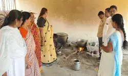 దౌల్తాబాద్‌ ప్రభుత్వ పాఠశాలలో సర్పంచ్ ఆకస్మిక తనిఖీ