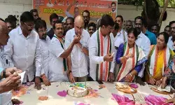 ఖమ్మం ఎంపీ క్యాంప్ కార్యాలయంలో ఘనంగా రాహుల్ గాంధీ జన్మదిన వేడుకలు ఖమ్మం ఎంపీ క్యాంప్ కార్యాలయంలో ఘనంగా రాహుల్ గాంధీ జన్మదిన వేడుకలు