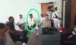 మున్సిపల్ సమీక్షలో ప్రోటోకాల్ ఉల్లంఘన..