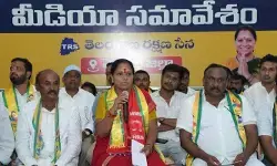 కాంగ్రెస్ నేతలు బందిపోట్లు.. రైతుల ఉసురు తగలక మానదు! కాంగ్రెస్ నేతలు బందిపోట్లు.. రైతుల ఉసురు తగలక మానదు!
