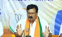 మెగా ఫుడ్ పార్కును ప్రైవేటు సంస్ధలకు కట్టబెట్టే కుట్రలు: పొంగులేటి సుధాకర్రెడ్డి మెగా ఫుడ్ పార్కును ప్రైవేటు సంస్ధలకు కట్టబెట్టే కుట్రలు: పొంగులేటి సుధాకర్రెడ్డి
