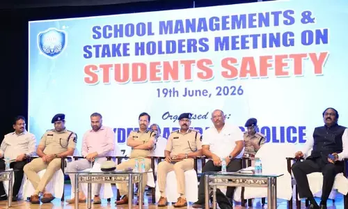 బడి పిల్లల సురక్షిత ప్రయాణమే లక్ష్యం: హైదరాబాద్ ట్రాఫిక్ పోలీస్