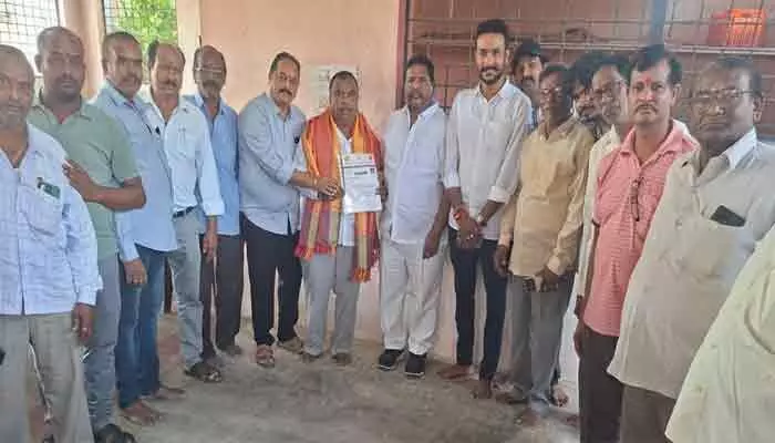 ఆర్యవైశ్య మహాసభలో ప్రతి ఒక్కరూ సభ్యత్వం తీసుకోవాలి: కైలాస్ శ్రీనివాసరావు ఆర్యవైశ్య మహాసభలో ప్రతి ఒక్కరూ సభ్యత్వం తీసుకోవాలి: కైలాస్ శ్రీనివాసరావు