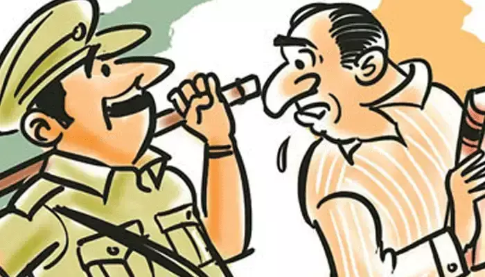 భూకబ్జా కేసు...సీఐ శ్రీధర్ రావుపై డీజీపీకి ఫిర్యాదు భూకబ్జా కేసు...సీఐ శ్రీధర్ రావుపై డీజీపీకి ఫిర్యాదు