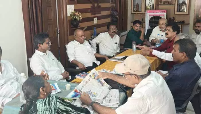 చర్చలతోనే శాశ్వత పరిష్కారం.. ప్రజాస్వామ్య ఉద్యమాలే శరణ్యం చర్చలతోనే శాశ్వత పరిష్కారం.. ప్రజాస్వామ్య ఉద్యమాలే శరణ్యం