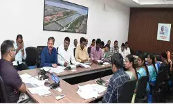 డిజిటల్ చెల్లింపులకే ప్రాధాన్యం.. మన స్త్రీ నిధి యాప్ వినియోగం తప్పనిసరి: జిల్లా కలెక్టర్ డిజిటల్ చెల్లింపులకే ప్రాధాన్యం.. మన స్త్రీ నిధి యాప్ వినియోగం తప్పనిసరి: జిల్లా కలెక్టర్