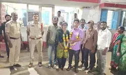 ప్రేమ జంటకు పోలీస్ స్టేషన్లో వివాహం.. ప్రేమ జంటకు పోలీస్ స్టేషన్లో వివాహం..
