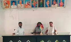 సర్పంచ్ కుర్చీలో అనధికార వ్యక్తులు సర్పంచ్ కుర్చీలో అనధికార వ్యక్తులు