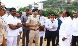 ఎరువుల కొరతకు చెక్.. కొత్త యాప్ను ప్రారంభించిన మంత్రి కోమటిరెడ్డి ఎరువుల కొరతకు చెక్.. కొత్త యాప్ను ప్రారంభించిన మంత్రి కోమటిరెడ్డి