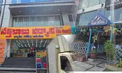 సైబరాబాద్‌లో ఫుడ్ సేఫ్టీ అధికారుల రైడ్స్.. ఓ రెస్టారెంట్‍కు సూపర్ మార్క్స్ మరో రెస్టారెంట్‍కు నోటీసులు
