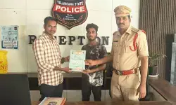 ఆటోలో మర్చిపోయిన బ్యాగ్.. గంటల వ్యవధిలోనే ఛేదించిన పోలీసులు ఆటోలో మర్చిపోయిన బ్యాగ్.. గంటల వ్యవధిలోనే ఛేదించిన పోలీసులు