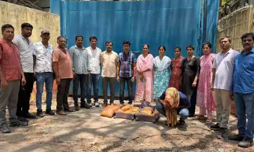 హైదరాబాద్ మీదుగా గంజాయి స్మగ్లింగ్