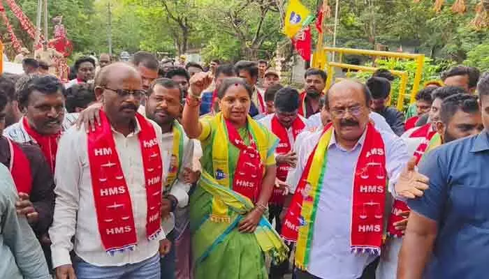 మెడికల్ బోర్డు ఏర్పాటు చేయకుంటే నిరాహార దీక్ష చేస్తా: కల్వకుంట్ల కవిత మెడికల్ బోర్డు ఏర్పాటు చేయకుంటే నిరాహార దీక్ష చేస్తా: కల్వకుంట్ల కవిత