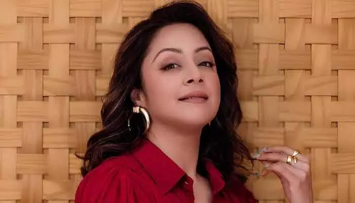 27 ఏళ్ల సినీ కెరీర్లో ఒక్క చాన్స్ కూడా రాలేదు.. బాలీవుడ్ ఎంట్రీపై జ్యోతిక షాకింగ్ కామెంట్స్ 27 ఏళ్ల సినీ కెరీర్లో ఒక్క చాన్స్ కూడా రాలేదు.. బాలీవుడ్ ఎంట్రీపై జ్యోతిక షాకింగ్ కామెంట్స్