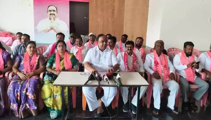రైతులకు కాంగ్రెస్ ‘మరణశాసనం’! రైతులకు కాంగ్రెస్ ‘మరణశాసనం’!