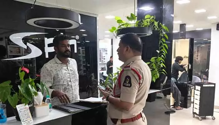 సెక్సాటార్షన్పై పోలీసు యాక్షన్.. సెక్సాటార్షన్పై పోలీసు యాక్షన్..