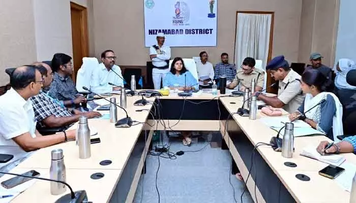 నీట్ పరీక్షకు ఏర్పాట్లు పూర్తి : అధికారులతో కలెక్టర్ సమీక్ష నీట్ పరీక్షకు ఏర్పాట్లు పూర్తి : అధికారులతో కలెక్టర్ సమీక్ష