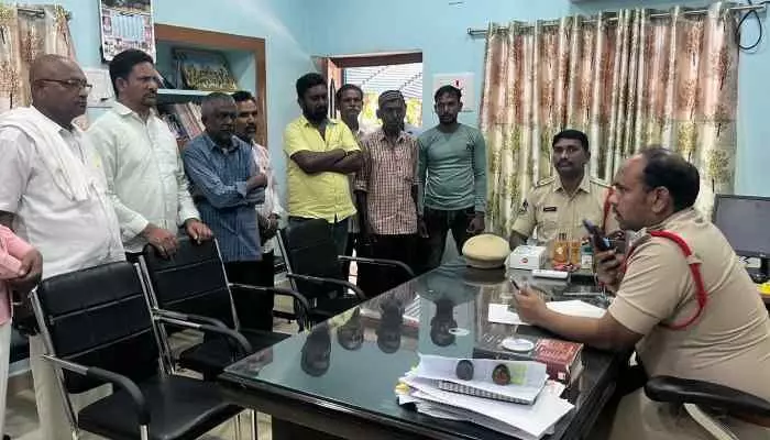 మొహర్రం ప్రశాంతంగా నిర్వహించుకోవాలి మొహర్రం ప్రశాంతంగా నిర్వహించుకోవాలి
