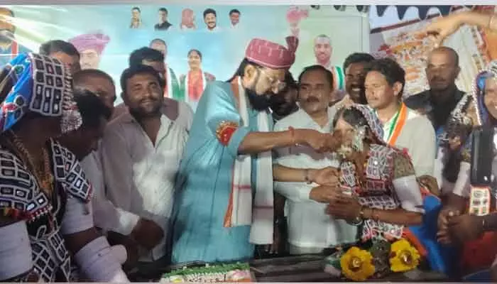 తండాల అభివృద్ధికి కట్టుబడి ఉన్నాం.. సమస్యలు తెలపండి : మంత్రి ఉత్తమ్ కుమార్ రెడ్డి తండాల అభివృద్ధికి కట్టుబడి ఉన్నాం.. సమస్యలు తెలపండి : మంత్రి ఉత్తమ్ కుమార్ రెడ్డి