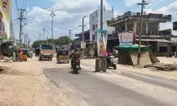 ఖానాపూర్‌లో అసంపూర్తి రోడ్డు పనులు.. వాహనదారులకు తీవ్ర ఇబ్బందులు