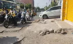 జాతీయ రహదారిపై అక్రమ అడ్డంకులు...