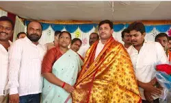మంత్రి సీతక్కను కలిసిన ములుగు జిల్లా మైనారిటీ సెల్ అధ్యక్షుడు మంత్రి సీతక్కను కలిసిన ములుగు జిల్లా మైనారిటీ సెల్ అధ్యక్షుడు