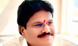 స్కూటీని ఢీకొన్న డీసీఎం వ్యాన్.. వ్యక్తి మృతి స్కూటీని ఢీకొన్న డీసీఎం వ్యాన్.. వ్యక్తి మృతి