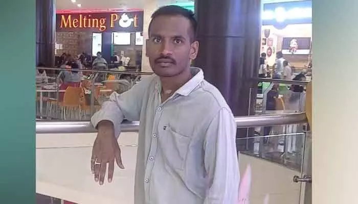 వ్యక్తి అదృశ్యం.. పోలీస్ స్టేషన్లో ఫిర్యాదు వ్యక్తి అదృశ్యం.. పోలీస్ స్టేషన్లో ఫిర్యాదు