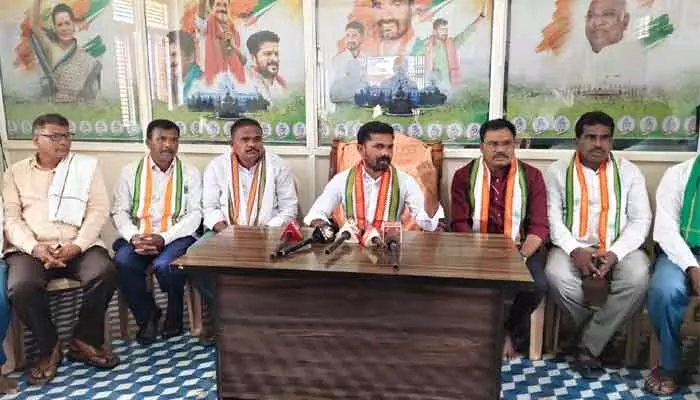 రైతు సంక్షేమానికి కృషి చేస్తున్న కాంగ్రెస్ ప్రభుత్వం రైతు సంక్షేమానికి కృషి చేస్తున్న కాంగ్రెస్ ప్రభుత్వం