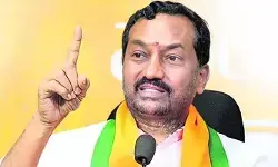 రాష్ట్రంలో కాంగ్రెస్ది సుతిలేని సంసారం.. ఎంపీ రఘునందర్ రావు హాట్ సెటైర్లు రాష్ట్రంలో కాంగ్రెస్ది సుతిలేని సంసారం.. ఎంపీ రఘునందర్ రావు హాట్ సెటైర్లు