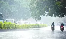 తెలుగు రాష్ట్రాలకు భారీ వర్ష సూచన.. 6 రోజుల పాటు దంచికొట్టనున్న వానలు! తెలుగు రాష్ట్రాలకు భారీ వర్ష సూచన.. 6 రోజుల పాటు దంచికొట్టనున్న వానలు!