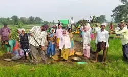 ఉపాధి హామీ పథకంలో ఇందిరమ్మ  ఇళ్ల లబ్ధిదారులకు ఊరట