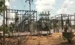అప్రకటిత కరెంట్ కోతలతో అన్నదాతల ఆందోళన.. పట్టించుకోని అధికారులు