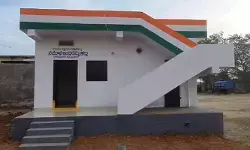 ఇందిరమ్మ ఇండ్ల పేరిట పైసా వసూల్.. ఇందిరమ్మ ఇండ్ల పేరిట పైసా వసూల్..