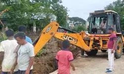 సర్పంచ్ చొరవతో తీరిన నీటి కష్టాలు... సర్పంచ్ చొరవతో తీరిన నీటి కష్టాలు...