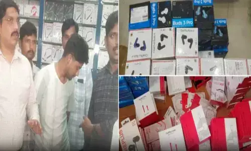 అబిడ్స్ జగదీశ్ మార్కెట్‌లో పోలీసుల దాడులు.. భారీగా నకిలీ వన్‌ప్లస్ ప్రాడక్ట్స్ సీజ్