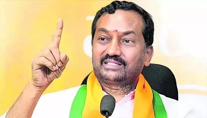 రాష్ట్రంలో కాంగ్రెస్ది సుతిలేని సంసారం.. ఎంపీ రఘునందర్ రావు హాట్ సెటైర్లు రాష్ట్రంలో కాంగ్రెస్ది సుతిలేని సంసారం.. ఎంపీ రఘునందర్ రావు హాట్ సెటైర్లు
