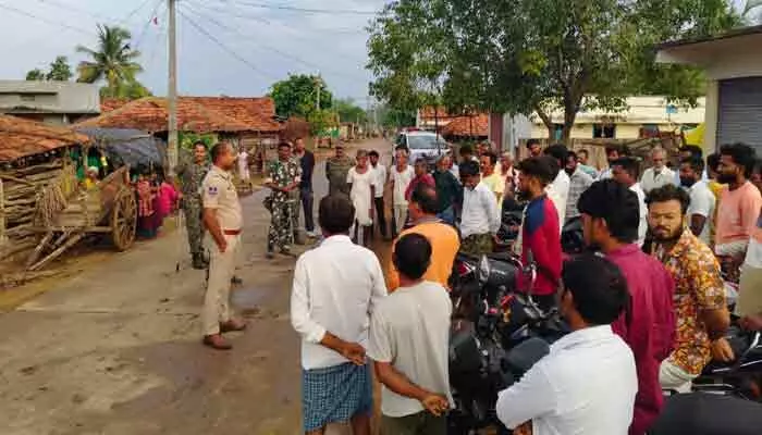 Mahamuttaram SI:సైబర్ నేరగాళ్లతో జాగ్రత్త.. ఆ వివరాలు చెబితే ప్రమాదంలో పడ్డట్లే! Mahamuttaram SI:సైబర్ నేరగాళ్లతో జాగ్రత్త.. ఆ వివరాలు చెబితే ప్రమాదంలో పడ్డట్లే!