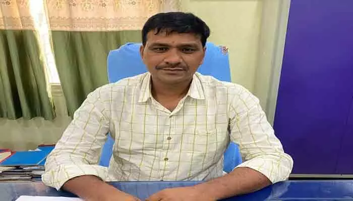 భూపాలపల్లి జిల్లాలో దారుణం.. డీటీవో వెంకన్న దుర్మరణం భూపాలపల్లి జిల్లాలో దారుణం.. డీటీవో వెంకన్న దుర్మరణం