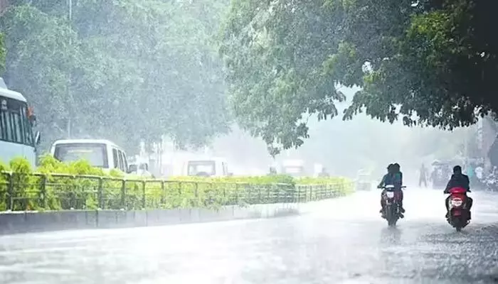 తెలుగు రాష్ట్రాలకు భారీ వర్ష సూచన.. 6 రోజుల పాటు దంచికొట్టనున్న వానలు! తెలుగు రాష్ట్రాలకు భారీ వర్ష సూచన.. 6 రోజుల పాటు దంచికొట్టనున్న వానలు!