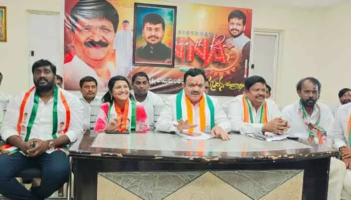 చర్చకు ఎక్కడంటే అక్కడికి వస్తా: డీసీసీ అధ్యక్షుడు చర్చకు ఎక్కడంటే అక్కడికి వస్తా: డీసీసీ అధ్యక్షుడు