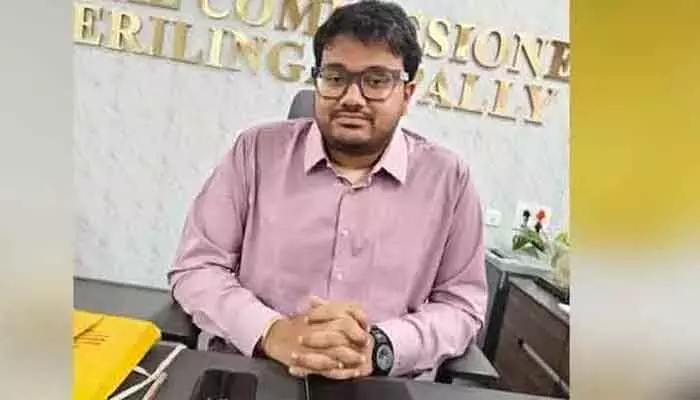 ఓటర్ల సవరణ ప్రక్రియలు తప్పిదాలకు అవకాశం ఇవ్వొద్దు: జోనల్ కమిషనర్ ఓటర్ల సవరణ ప్రక్రియలు తప్పిదాలకు అవకాశం ఇవ్వొద్దు: జోనల్ కమిషనర్