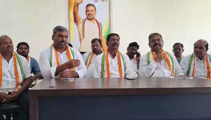 పట్నం నరేందర్ రెడ్డి ఓ కమీషన్ ఏజెంట్ పట్నం నరేందర్ రెడ్డి ఓ కమీషన్ ఏజెంట్