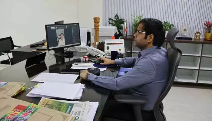 ప్రతి వైద్యాధికారి మరింత బాధ్యతతో పనిచేయాలి.. ప్రతి వైద్యాధికారి మరింత బాధ్యతతో పనిచేయాలి..